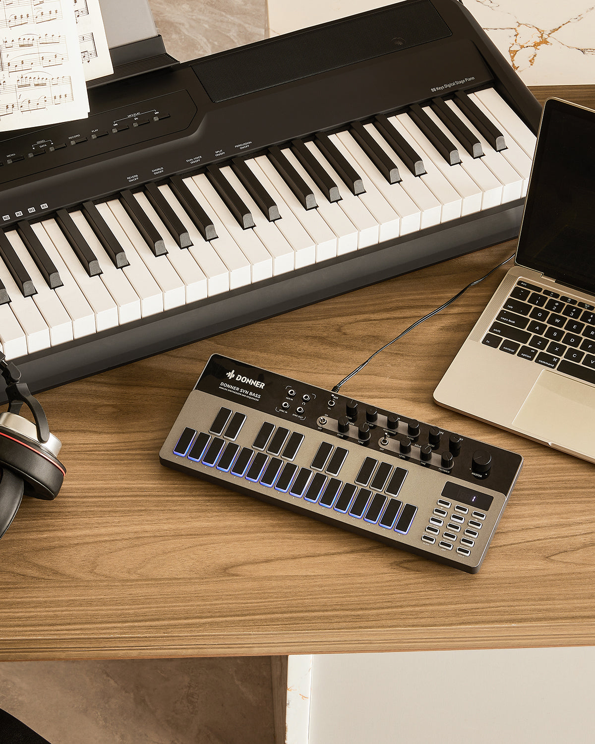 Donner Essential B1 Synthétiseur de basse analogique