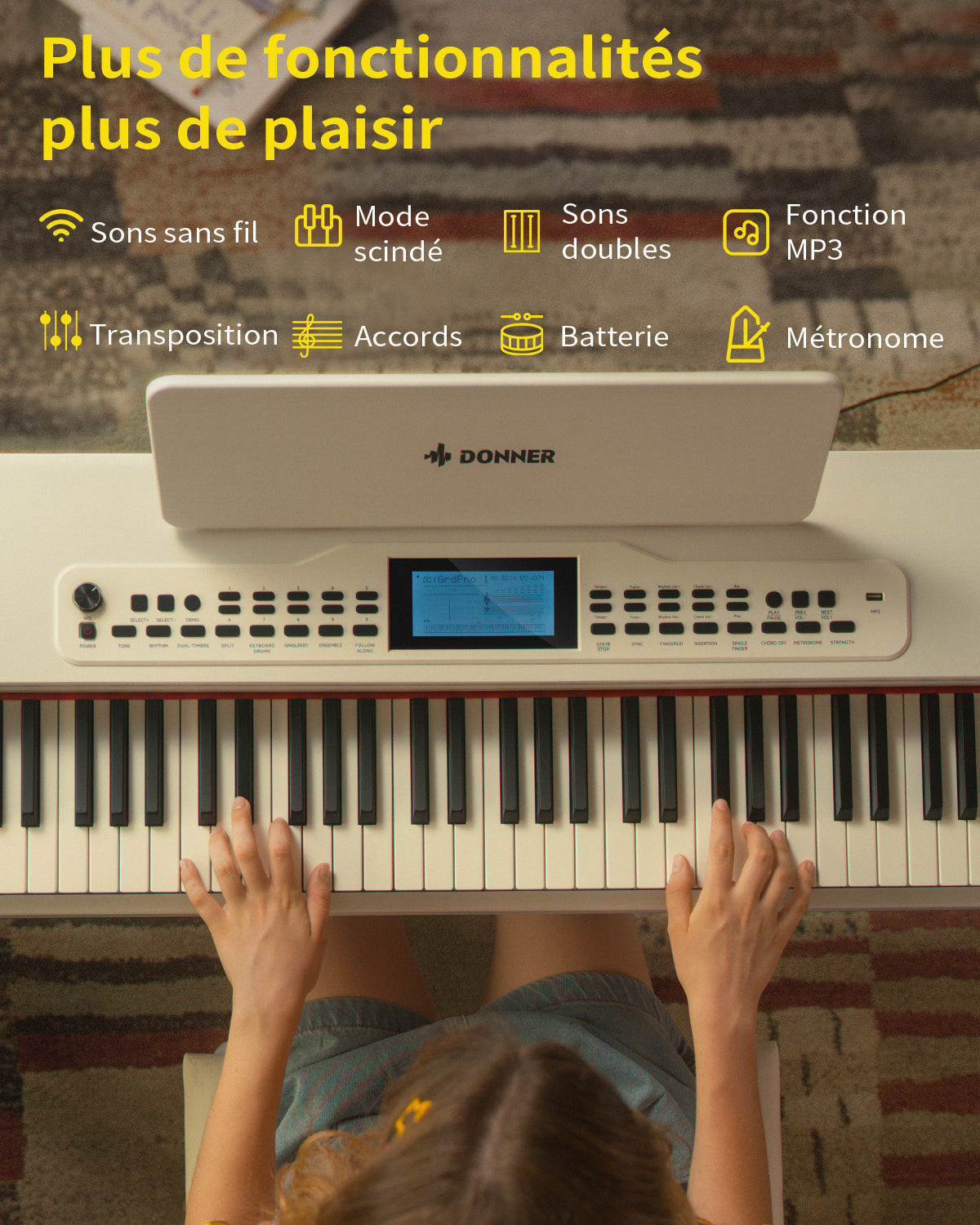 Piano numérique Donner DDP-95 en finition blanche, vu de face sur son meuble avec pupitre